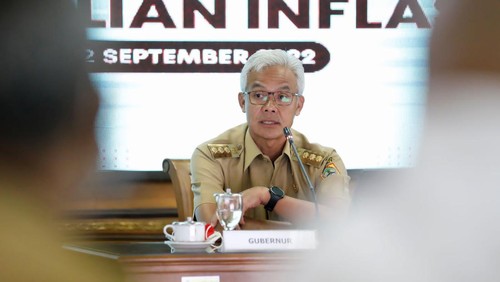 Gubernur Jawa Tengah Ganjar Pranowo rapat koordinasi secara virtual terkait pengendalian inflasi daerah.