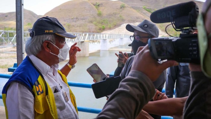 Hore! Bendungan 'Korban' Badai Seroja di NTT Mau Kelar Didandani Bendung Kambaniru di Kabupaten Sumba Timur, NTT, selesai direhabilitasi. Bendungan ini mengalami kerusakan akibat Badai Seroja pada April 2021 silam.