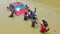 Otoritas setempat menurunkan bantuan senilai $38 juta sebagai dukungan bantuan untuk mengelola kerusakan imbas banjir.