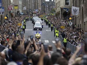 Mengagetkan! Pemimpin Dunia Akan Naik Bus ke Pemakaman Ratu Elizabeth