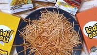 Lidi Geli juga populer sebagai merek jajanan jadul ini. Rasanya lebih bervariasi, ada ayam bawang, rumput laut hingga jagung bakar. Foto: Instagram @lidigeli_mie