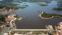 Bendungan yang merupakan salah satu Proyek Strategis Nasional (PSN) tersebut dibangun untuk mengantisipasi peningkatan kebutuhan air baku yang mendesak, baik untuk domestik maupun industri di Kota Batam.