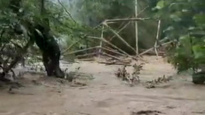 Jembatan di Lebak putus akibat banjir (dok. Istimewa)