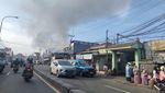 Penampakan Kobaran Api Kebakaran Gudang JNE Cimanggis Depok