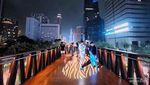JPO Karet Sudirman Memang Asyik untuk Hunting Foto