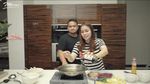 Keseruan Momo Geisha Saat Masak hingga Makan Depan Kulkas