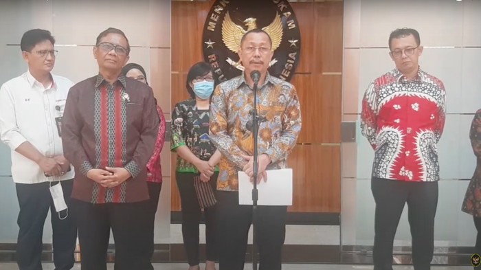 Ketua Komnas HAM Ahmad Taufan Damanik (YouTube Kemenko Polhukam)