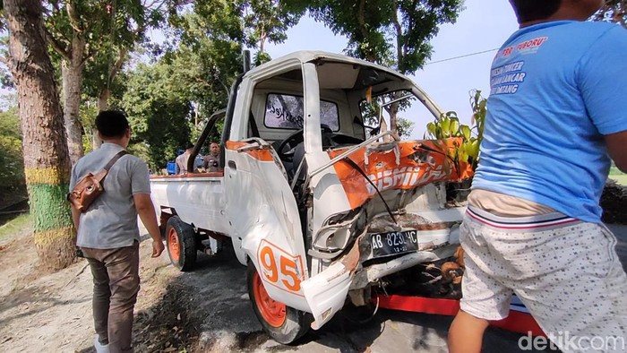 Kondisi kendaraan yang terlibat kecelakaan lalu lintas di Kulon Progo, DIY, Senin (12/9/2022).