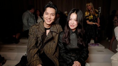 10 Foto Ganteng Lee Min Ho di Acara Fendi, Duduk Bareng Song Hye Kyo