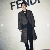 Lee Min Ho menjadi tamu spesial Fendi di acara New York Fashion Week 2022. Acara peragaan busana yang digelar pada Jumat (9/9/2022) itu sekaligus memperingati 25 tahun koleksi Fendi Baguette dirilis. Foto: dok. Instagram @dailyfashion_news