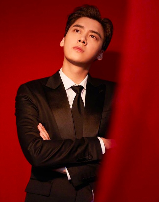 Tak hanya ditangkap, karier Li Yifeng pun kini terancam. Li Yifeng dipecat sebagai brand ambassador Prada. Li juga tidak lagi menjadi brand ambassador Panerai. Foto: dok. Instagram/@liyifengofficial