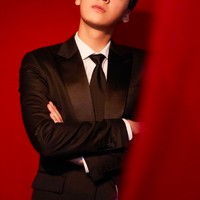 Tak hanya ditangkap, karier Li Yifeng pun kini terancam. Li Yifeng dipecat sebagai brand ambassador Prada. Li juga tidak lagi menjadi brand ambassador Panerai. Foto: dok. Instagram/@liyifengofficial