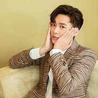 Pihak berwenang menyatakan bahwa Li Yifeng memang terlibat menyewa prostitusi. Penahanannya tersebut dilakukan pada Minggu (11/9/2022) karena dia telah berulang kali mengunjungi tempat prostitusi. Foto: dok. Instagram/@liyifengofficial