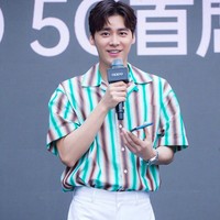 Li Yifeng, aktor China yang saat ini namanya tengah dibicaraka dunia karena ketahuan menyewa jasa prostitusi. Li kini ditahan karena tindakannya tersebut ilegal di Tiongkok hingga bisa mengakibatkan hukuman penjara. Foto: dok. Instagram/@liyifengofficial