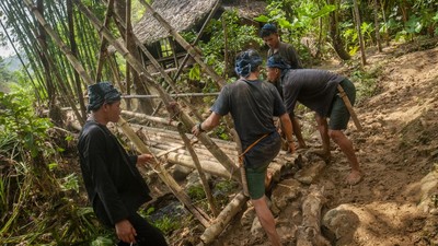 Rumah dan Jembatan Suku Baduy Tergerus Longsor, Ini Kondisinya