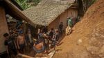 Rumah dan Jembatan Suku Baduy Tergerus Longsor, Ini Kondisinya