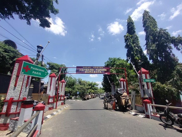 makam kembang kuning surabaya