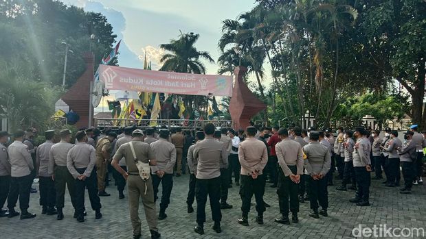Massa demo BBM di Kabupaten Kudus, Senin (12/9/2022).