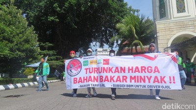 Massa Ojol di Jogja Demo Tolak Kenaikan Harga BBM