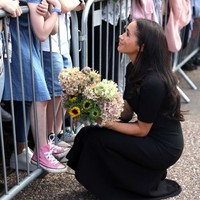 Kehadiran Meghan Markle ini jadi sorotan publik. Pasalnya, beberapa hari sebelumnya wanita 41 tahun ini membuat heboh dengan berbagai wawancaranya dengan majalah The Cut dan Podcast yang disiarkan Spotify. Foto: Getty Images/Chris Jackson