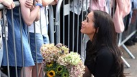 Meghan Markle dan Pangeran Harry memutuskan mundur melakukan aktivitas kerajaan pada 2020. Foto: Getty Images/Chris Jackson