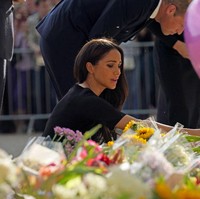 Sementara dalam siaran Podcast-nya, Meghan Markle menbahas betapa ia kecewa saat tetap diharuskan menjalani tugas Kerajaan Inggris setelah mengetahui kamar anaknya, Archie, sempat terbakar saat kunjungannya ke Afrika, beberapa tahun lalu. Foto: Getty Images/Chris Jackson