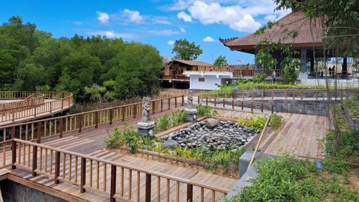 Penataan kawasan mangrove Tahura Ngurah Rai, Bali saat ini akan segera rampung dengan progres fisik mencapai 80%.