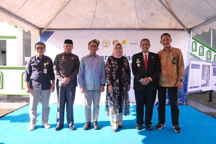 PLN Salurkan 3.860 Sambungan Listrik Gratis bagi Warga di Sulsel