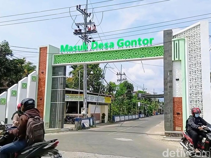 Gontor merupakan nama sebuah pondok di Ponorogo, yang sudah terkenal hingga ke banyak penjuru Tanah Air. Ternyata, Gontor juga nama sebuah desa.
