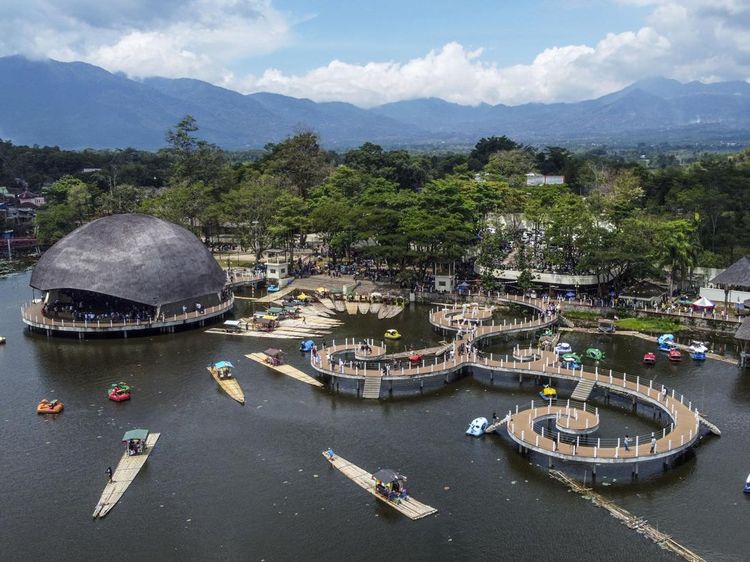 Potret Udara Wisata Situ Bagendit Garut, Bagus Banget