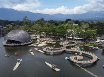 Curhatan Wisatawan Situ Bagendit: Tempatnya Nyaman, tapi Apa-apa Bayar