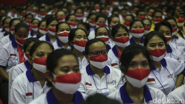 Badan Perlindungan Pekerja Migran Indonesia (BP2MI) melepas dan memberikan pembekalan bagi Pekerja Migran Indonesia (PMI). Acara itu berlangsung di GOR POPKI Cibubur.