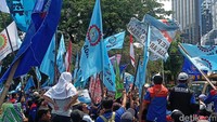 Buruh Bakal Gugat Keputusan UMP Jakarta ke PTUN