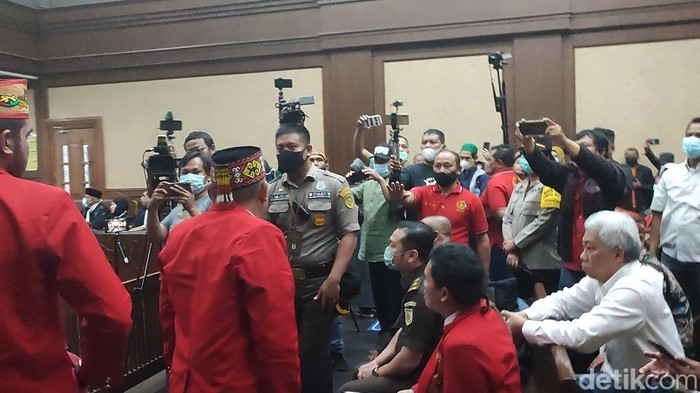 Sidang Edy Mulyadi