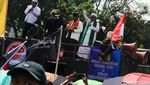 Ini Deretan Spanduk Massa Demo BBM di Jakarta, Apa Saja?