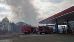 Penampakan Kobaran Api Kebakaran Gudang JNE Cimanggis Depok