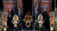 Pagelaran itu juga untuk menarik wisatawan berkunjung ke Bali.