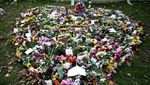 Lautan Bunga Duka Cita untuk Ratu Terhampar di Green Park London