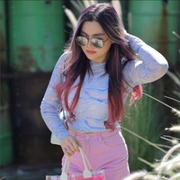 Penampilan Vicky Shu dengan tubuh ramping sukses membuat netizen terpesona. Setelah melahirkan anak keduanya, pelantun lagu ‘Mari Bercinta 2’ ini memutuskan mengikuti program diet. Foto: Instagram/@vickyshu