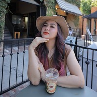 Vicky Shu menjalani diet dengan pengawasan dan panduan dokter. Vicky juga rutin olahraga. Usahanya itu membuahkan hasil, berat badannya turun hingga 28 kg. Foto: Instagram/@vickyshu