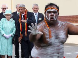 Walau Ada yang Menghormati, Penduduk Asli Australia Tuntut Permohonan Maaf Kerajaan Inggris