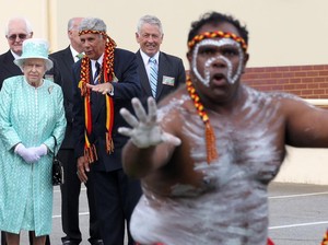 Walau Ada yang Menghormati, Penduduk Asli Australia Tuntut Permohonan Maaf Kerajaan Inggris