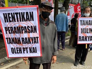 Warga Bandung Tuntut KAI Kembalikan Rumah: Kami Jadi Tunawisma