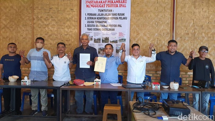 Warga Pekanbaru somasi Menteri PUPR dan Wali Kota.