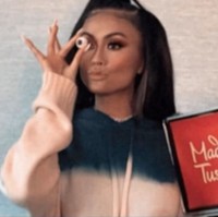 Tak sedikit netizen yang mengomentari jika wajah wanita 36 tahun itu kini terlihat semakin tidak natural. Sebelumnya Agnez sendiri sempat dituding melakukan oplas pada wajahnya. Foto: Instagram/@agnezmo