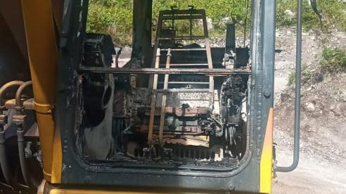 Alat berat proyek yang dibakar KKB Papua
