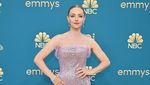 Amanda Seyfried Bintang Serial Terbaik Emmy Awards