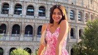 Ananya Panday terlihat mengunggah foto di Roma, Italia. (Foto: dok. Instagram ananyapanday) 