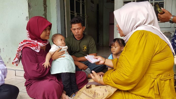 Pilu bayi di Indramayu tak miliki lubang anus hingga dirujuk ke RSHS