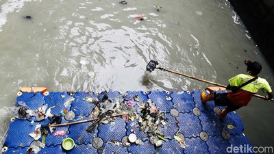 Begini Kerja Keras UPK Badan Air Cegah Banjir di Jakarta